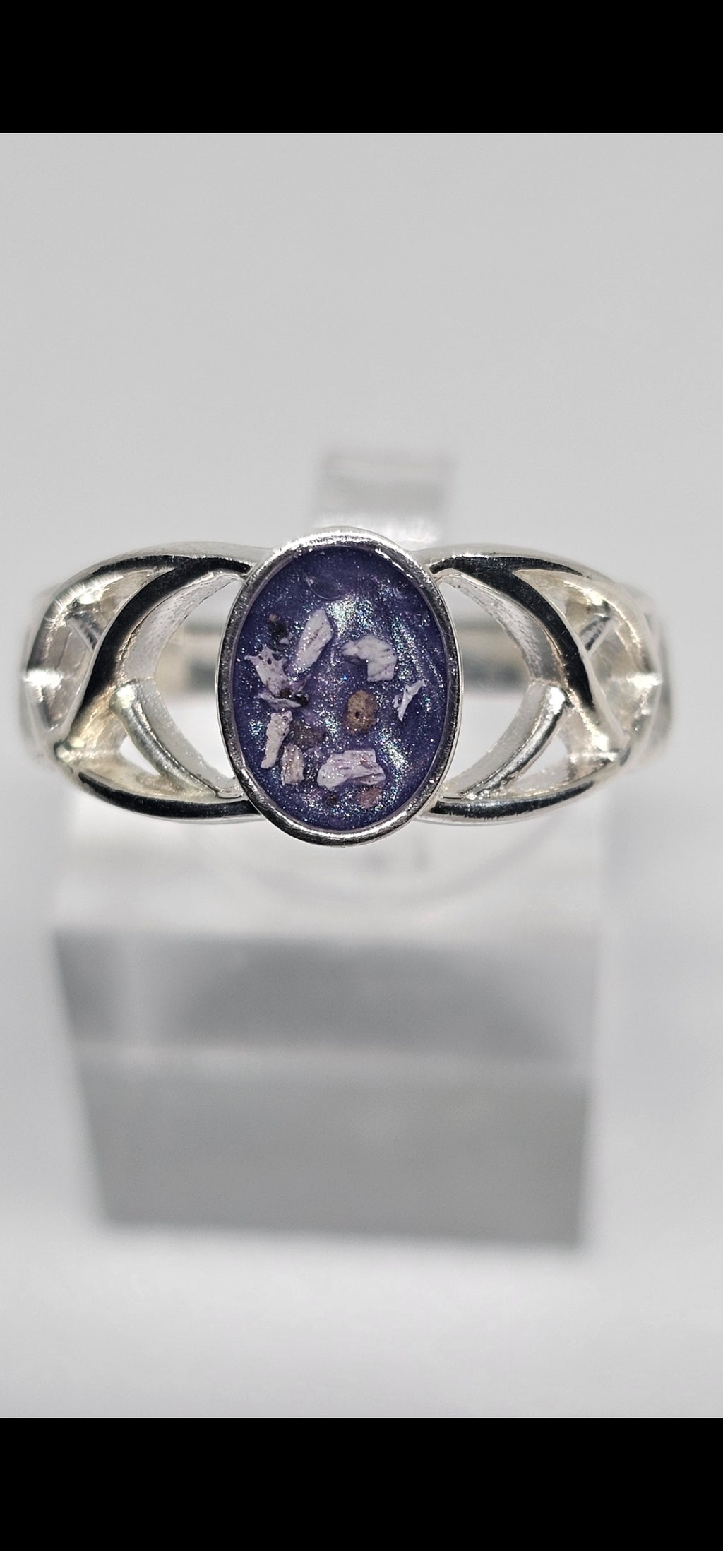 Celtic 925 silver ring for cremation ashes or hair.
