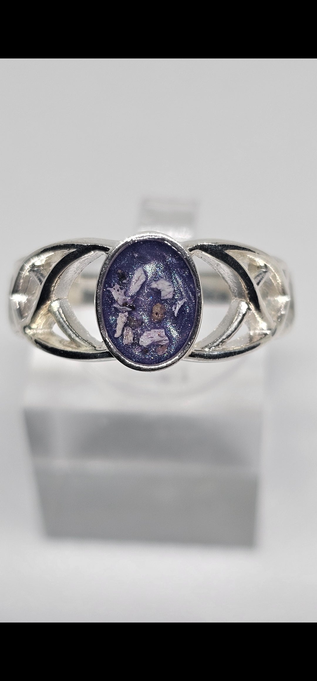 Celtic 925 silver ring for cremation ashes or hair.