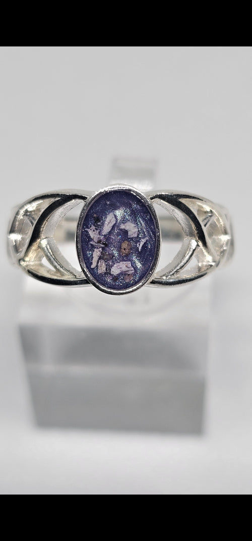 Celtic 925 silver ring for cremation ashes or hair.