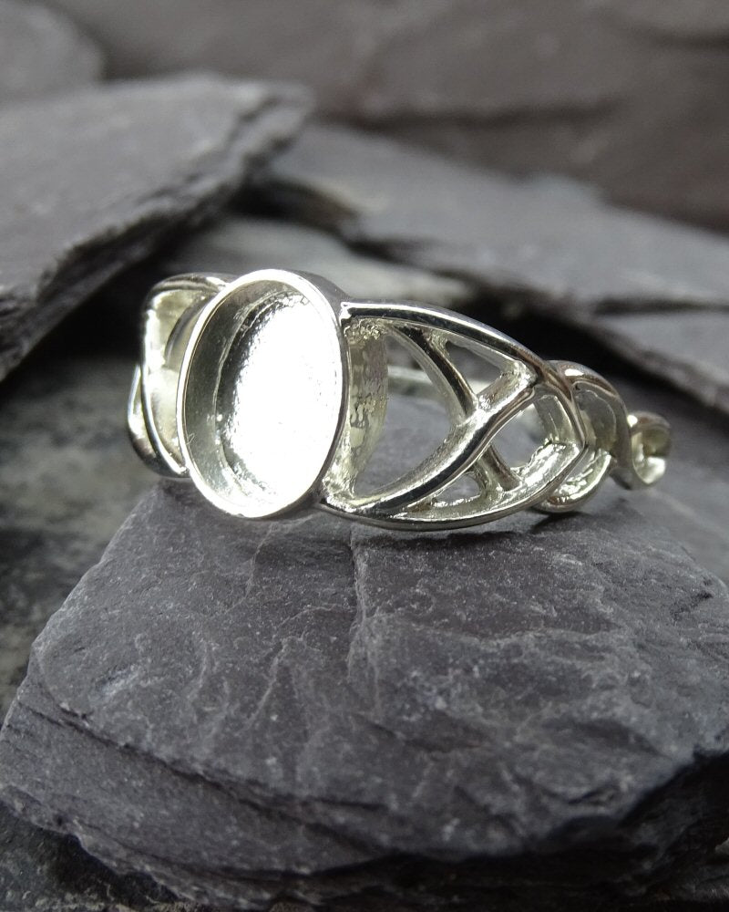 Celtic 925 silver ring for cremation ashes or hair.