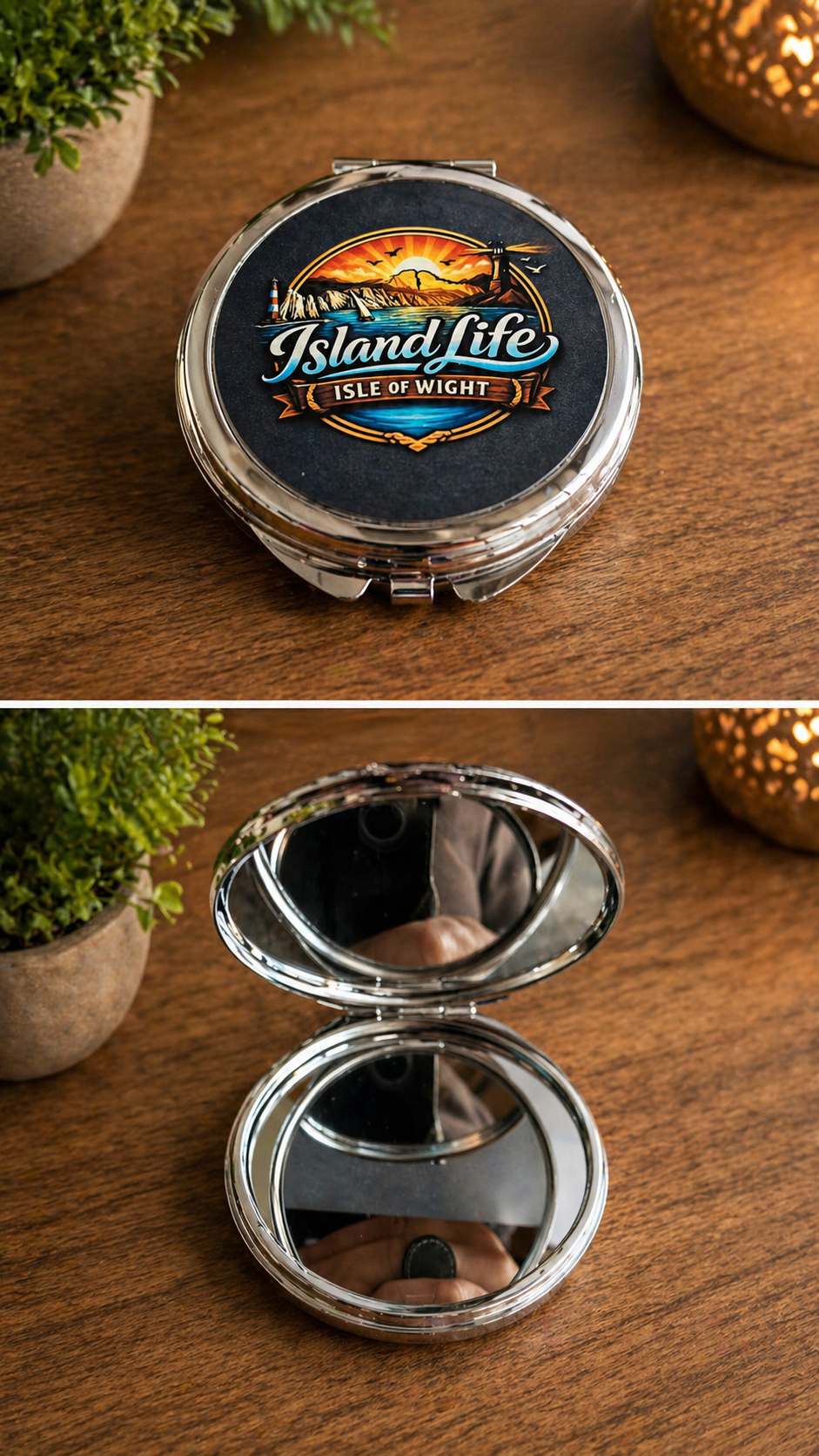 Small pocket mirror