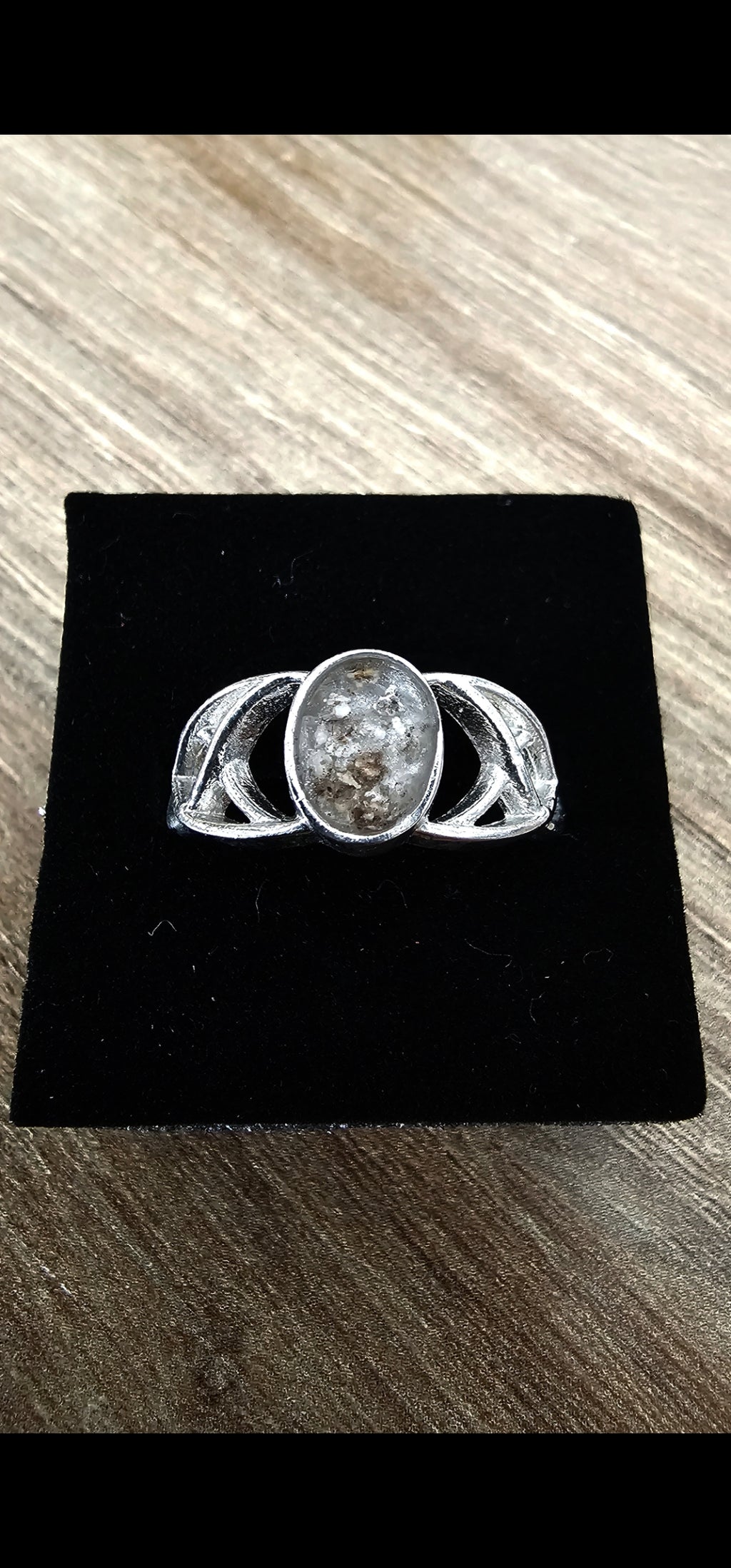 Celtic 925 silver ring for cremation ashes or hair.