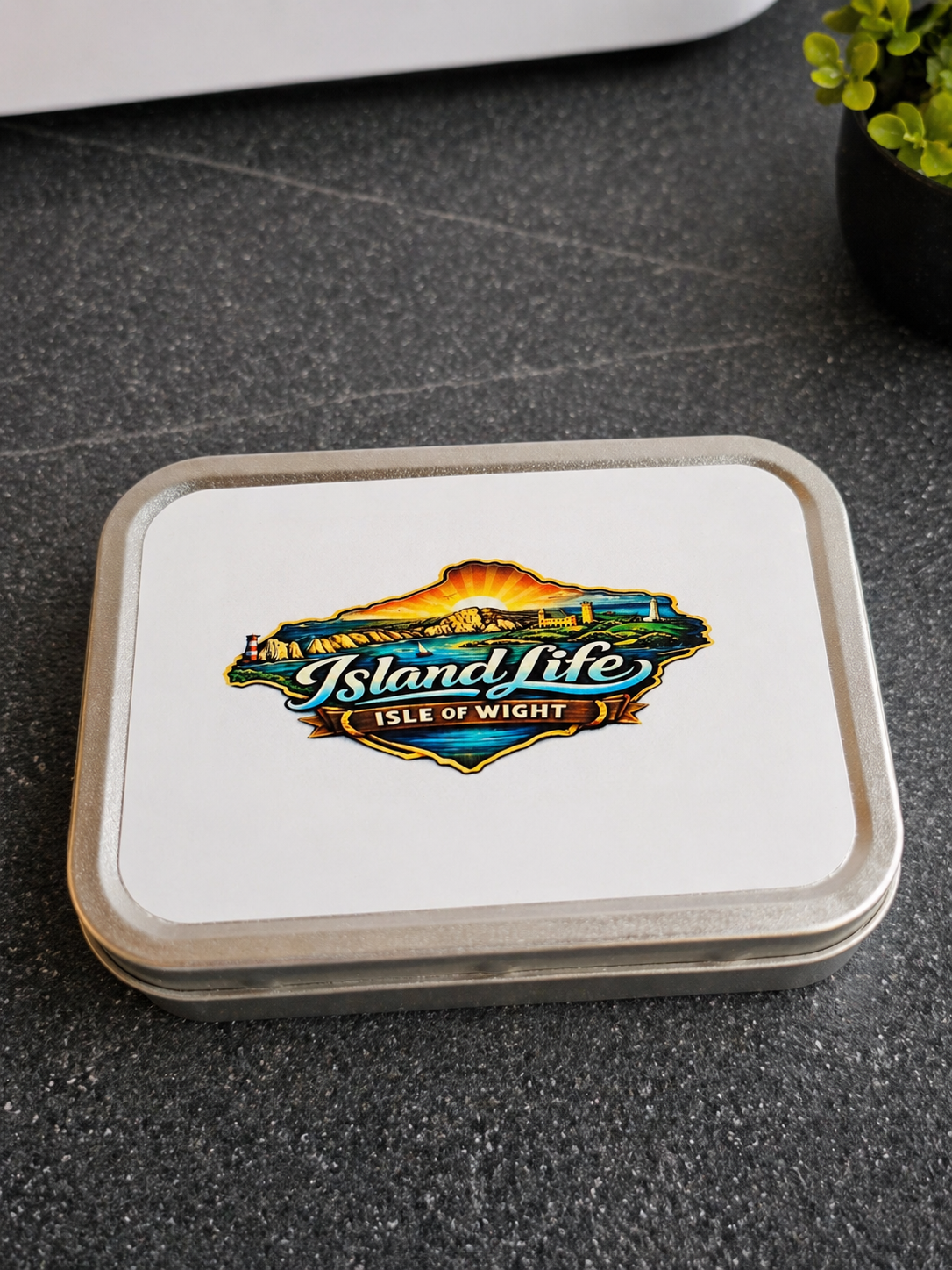 Small tin