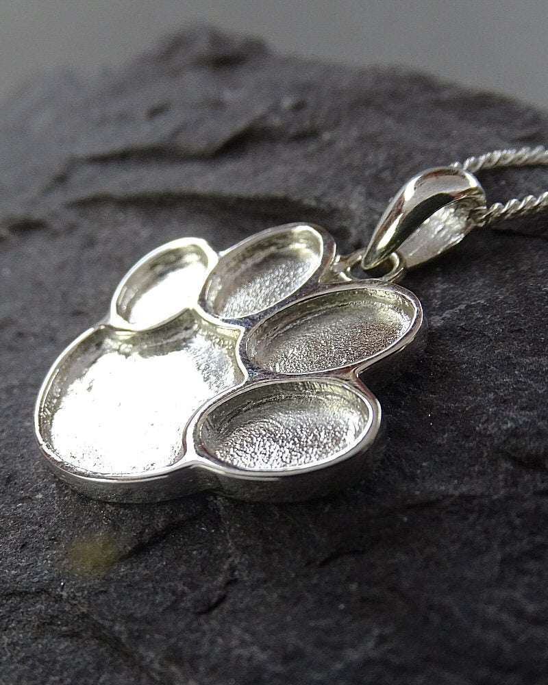 Paw print pendant for cremation ashes or fur 🤍