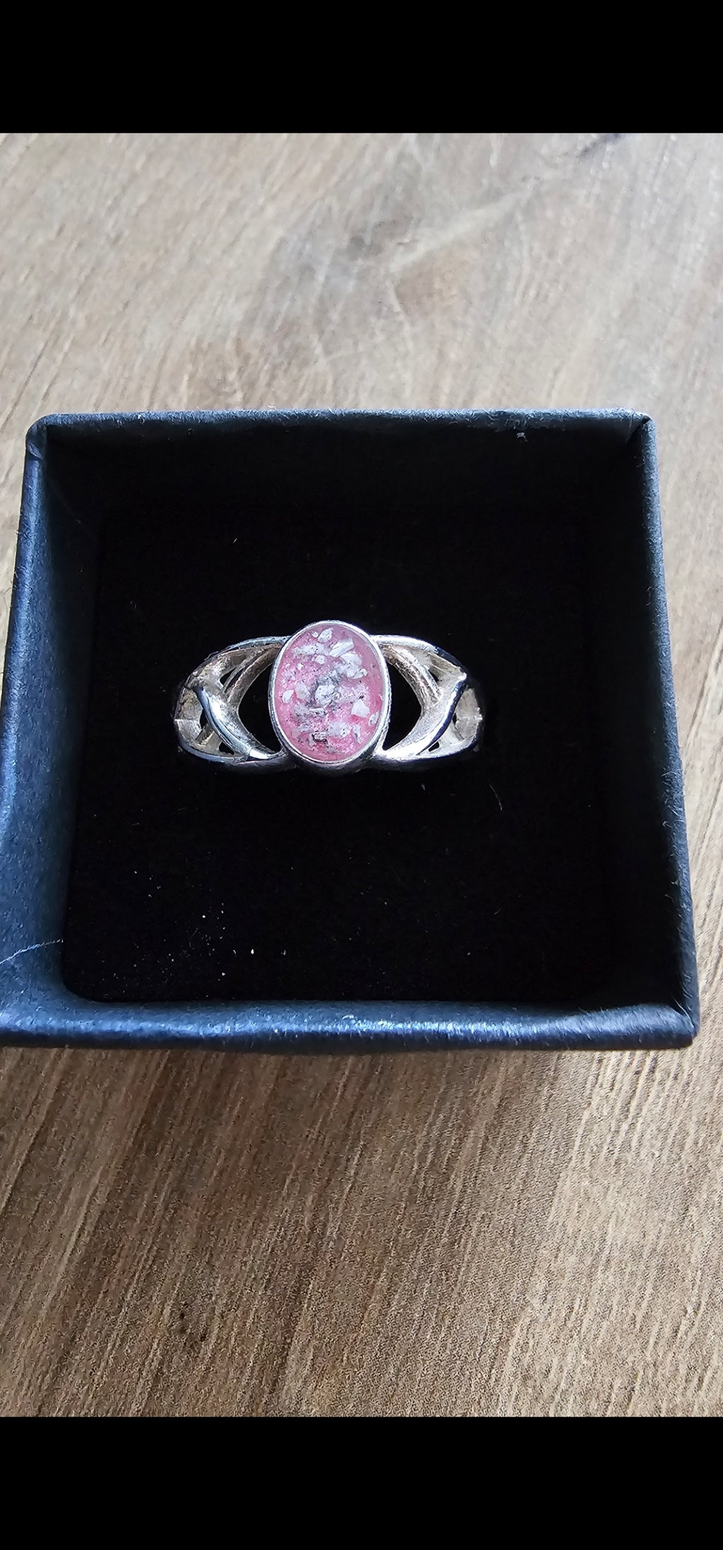 Celtic 925 silver ring for cremation ashes or hair.